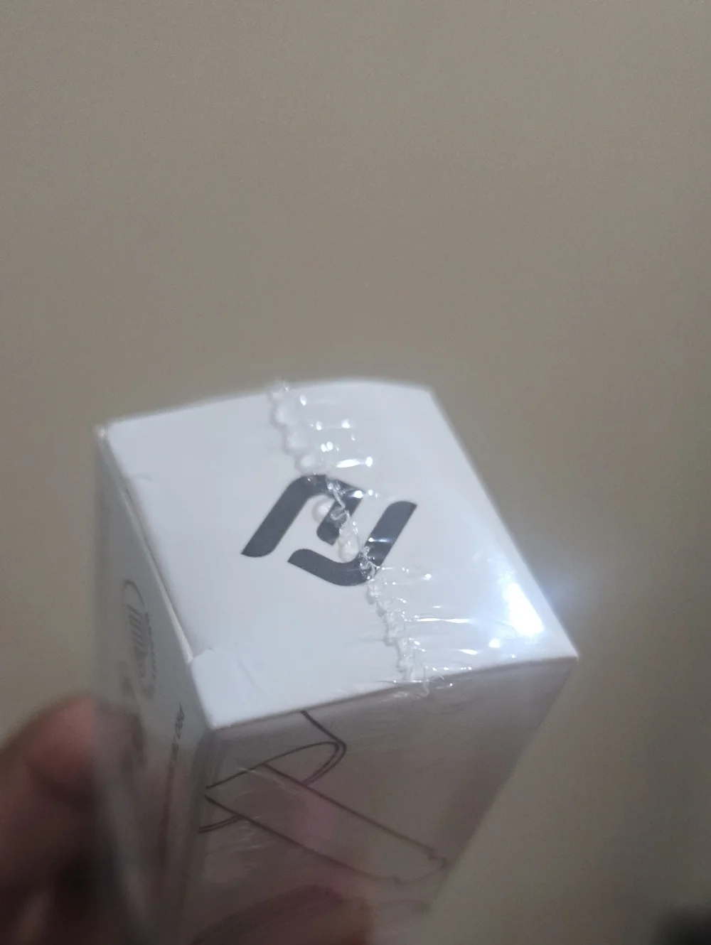 GODA The Sense of Seduction For Her Fragrance Oil - White & Maroon